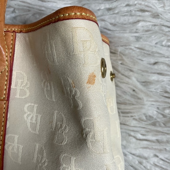 Dooney Bourke Beige Canvas Logo Embossed Tan Leather Trim Push Lock Shoulder Bag - Picture 9 of 11